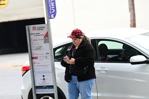 Cepeda González adelantó que se instalarán todos los centros de pago que se ocupen para mejorar el
servicio de los parquímetros virtuales. (EL SIGLO DE TORREÓN)