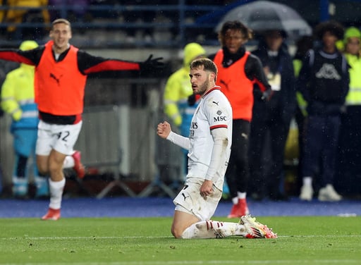 Imagen Santiago Giménez anota su primer gol con el Milan