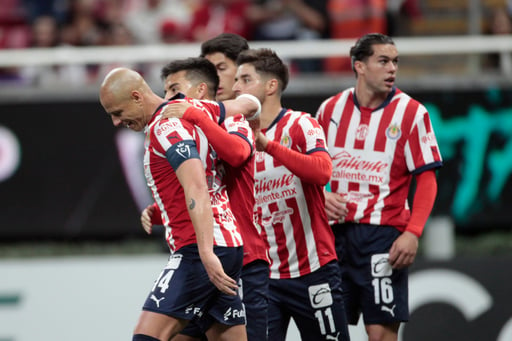 Imagen Chivas habría despedido a Óscar García