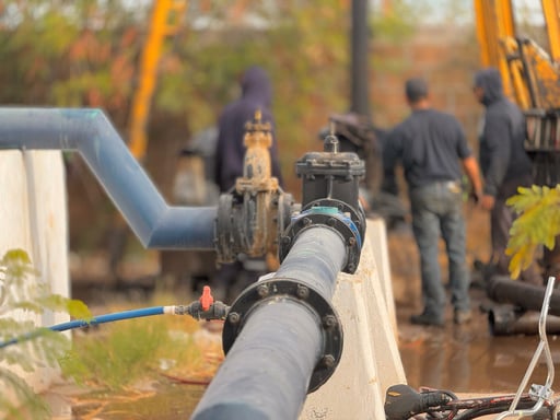 Imagen Normalizan suministro de agua en Torreón, concluyen mantenimiento a bomba