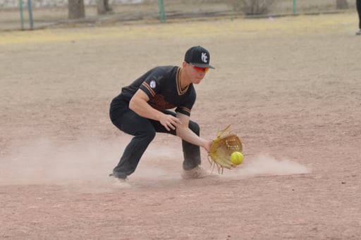 Imagen Liga de Softbol Industrial y Comercial vive intensa recta final