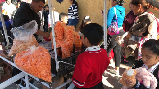 Imagen Retirarán de escuelas a vendedores de comida chatarra, habrá vigilancia permanente