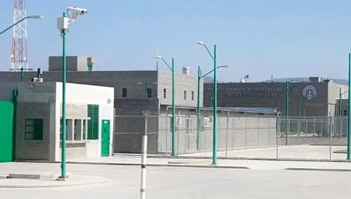 Imagen Obtiene FGR vinculación a proceso contra dos personas por portación de arma de fuego