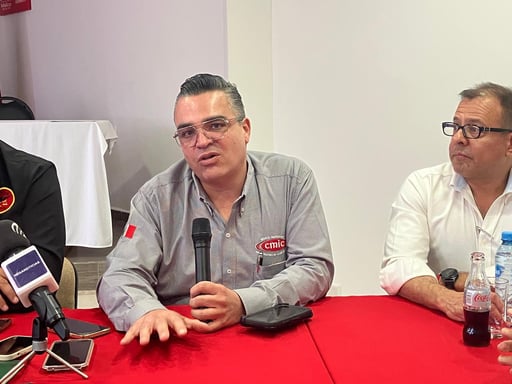 Imagen Renuncia Ricardo Camacho a CMIC; se queda Héctor Ramírez a cargo