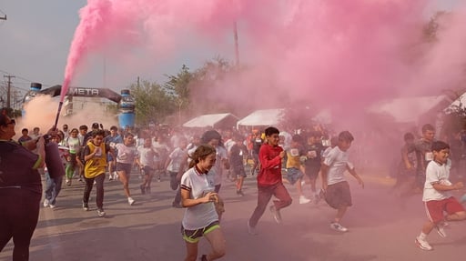 Imagen Realizan carrera Neón por el Día del Estudiante en San Pedro