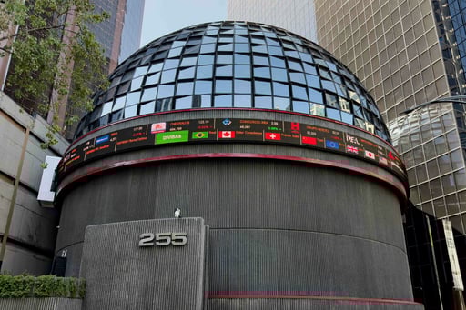 Imagen Bolsa mexicana cierra mayo con avance del 2.81 % y liga cinco meses de ganancias