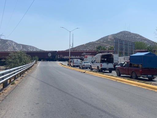Imagen Piden solución en el cruce de ferrocarril y calle Sacramento de Gómez Palacio