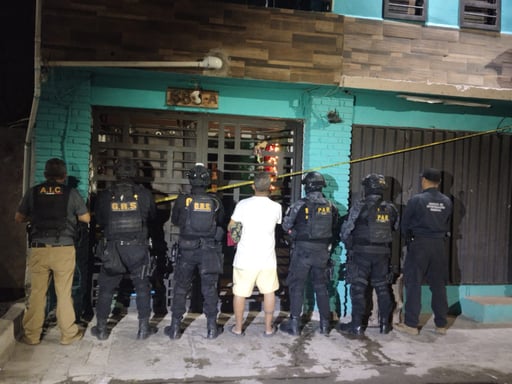 Imagen Aseguran drogas y réplica de arma corta durante cateo; hay un detenido