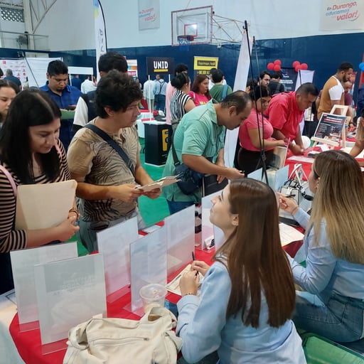 Imagen Se realiza la Feria Nacional de Empleo Gómez Palacio 2025 con gran participación empresarial