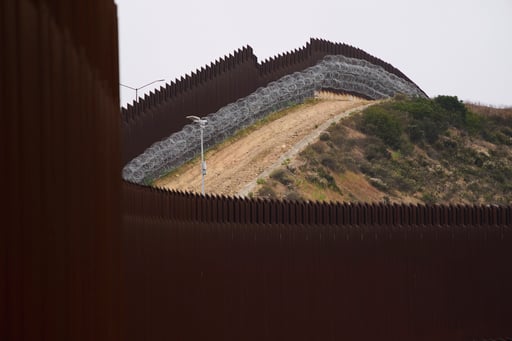 Imagen Amplía Donald Trump zona militar en frontera sur con México