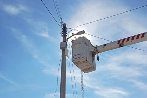 Imagen Reponen lámparas en el ejido Patrocinio de San Pedro