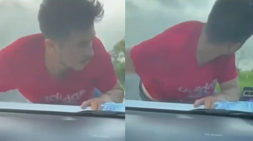 Joven colgando de carro en Veracruz.