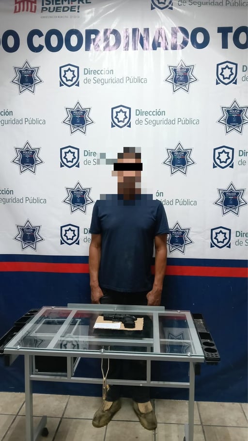 Imagen Hombre de detenido con un arma de postas en la colonia Valle Oriente, lo señalan por daños y amenazas