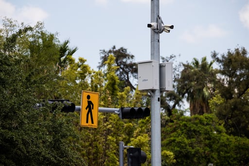 Torreón refuerza el sistema de videovigilancia C2 con nuevas cámaras
y colaboración empresarial. (EL SIGLO DE TORREÓN)