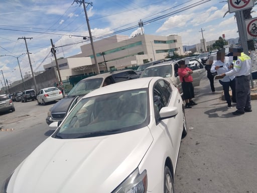 Imagen Chocan por alcance frente a la Clínica 46 del IMSS en Gómez Palacio