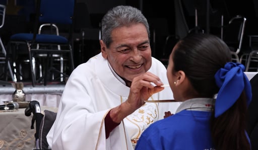 Imagen Padre Zatarain deja la terapia intensiva; mantiene llamado de oración por su salud