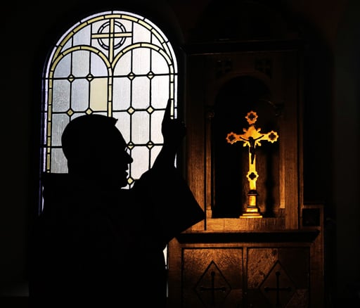 El sacerdote brasileño que golpeo a abuelita, es cinta negra en artes marciales. [Especial]