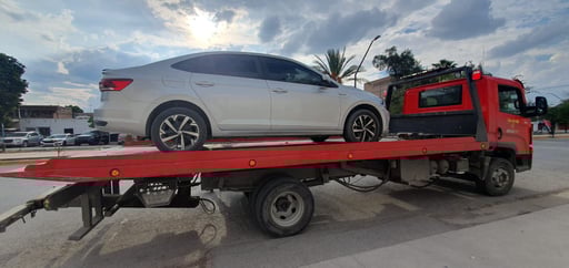 Imagen Aseguran en Torreón a conductor que circulaba en automóvil con reporte de robo vigente