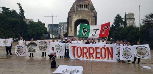 Imagen Personal del IMSS de La Laguna marcha en CDMX por régimen de Jubilaciones y Pensiones