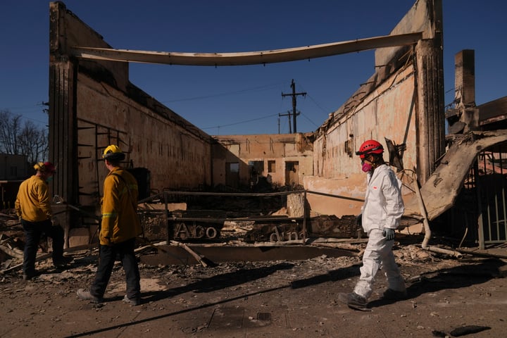 California enfrenta un nuevo incendio en plena alerta por fuertes vientos