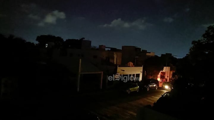 Apagón masivo sorprende a cuatro estados del sureste de México