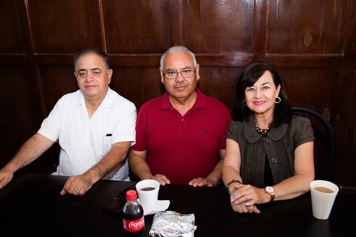 Mario Cisneros, Esteban Sánchez y Martha Flores de Cavada (EL SIGLO DE TORREÓN / ENRIQUE CASTRUITA)