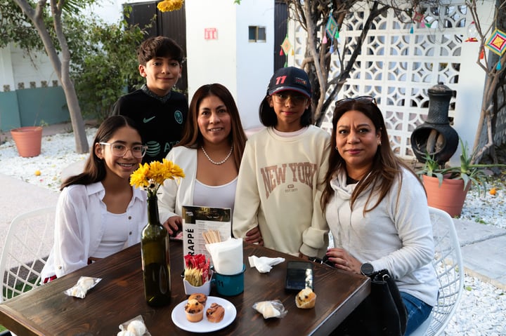 Jennifer, Gael, Denia, Samantha y Cynthia (EL SIGLO DE TORREÓN / ENRIQUE CASTRUITA)
