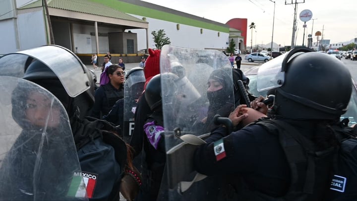 En 2024 la marcha por el Día Internacional de la Mujer fue interrumpida por actos de intimidación de la Policía Municipal de Gómez Palacio / EL SIGLO DE TORREÓN