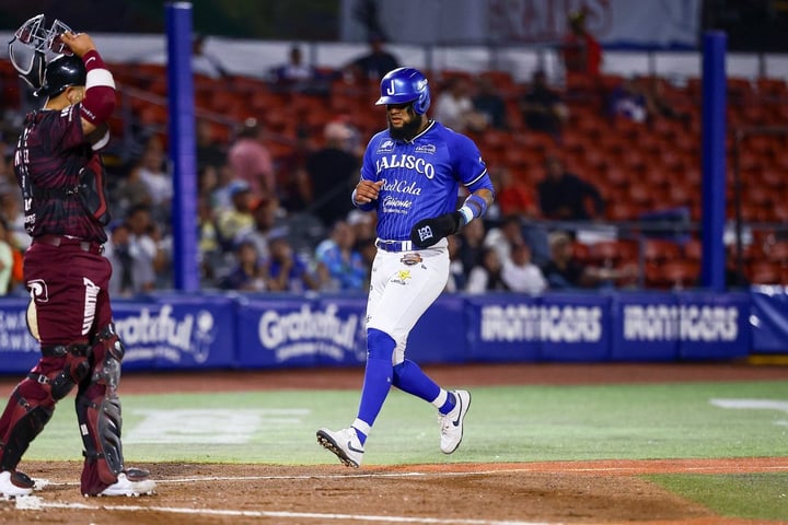 El panameño Allen Córdoba, llegó un par de veces a la registradora por los locales, en el duelo de anoche en el Estadio Panamericano.