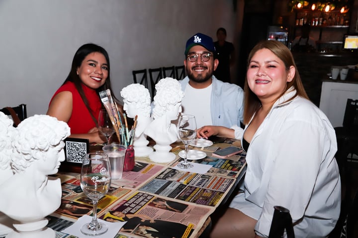 Yulene López, Melanie Caldera y Hugo Cajero.
