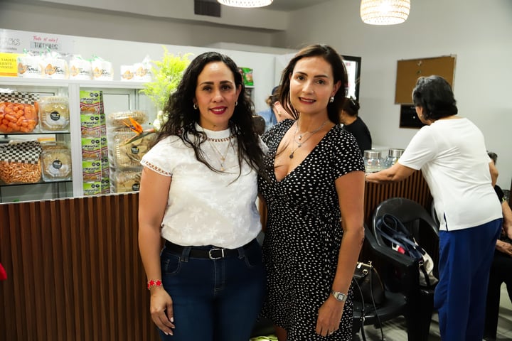 Judith Balboa y Lily Iturriaga.