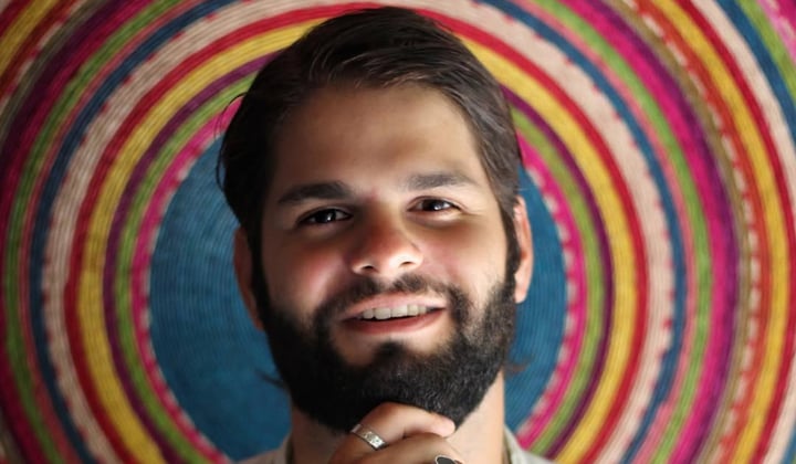 Farid Dieck dedica premio a su novia tras la polémica