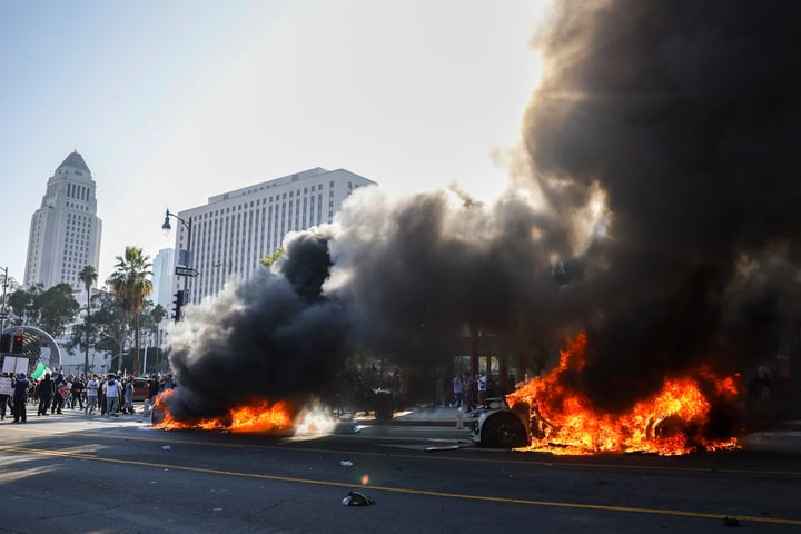 Tensión en Los Ángeles: Trump despliega Guardia Nacional por protestas migratorias