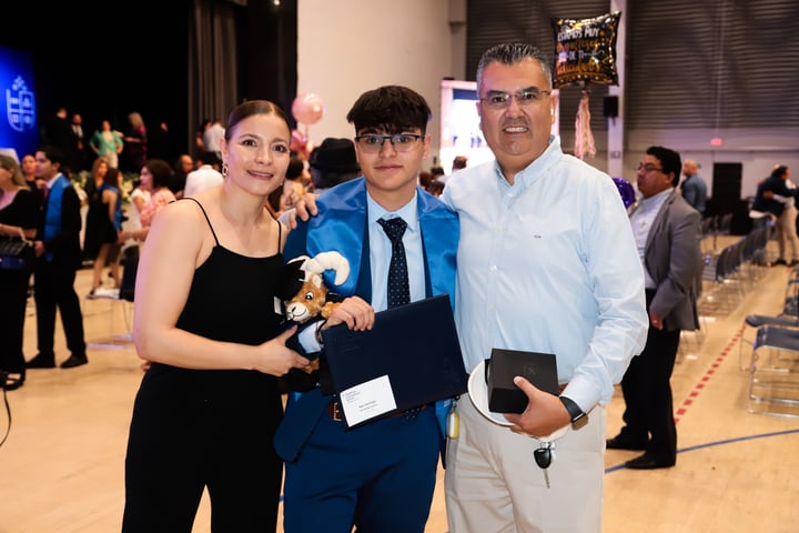 Valeria Franco, Alan Hernández y Miguel Hernández.
