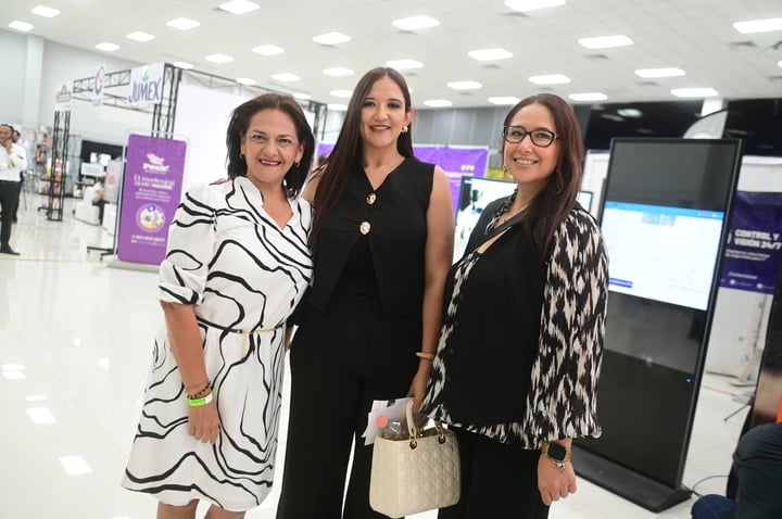 Elizabeth Arroyo, Edith Meléndez y Sandra Gallardo.