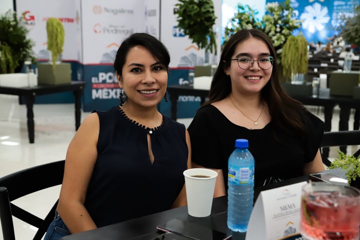 Mariana Muñoz y Victoria Polanco.