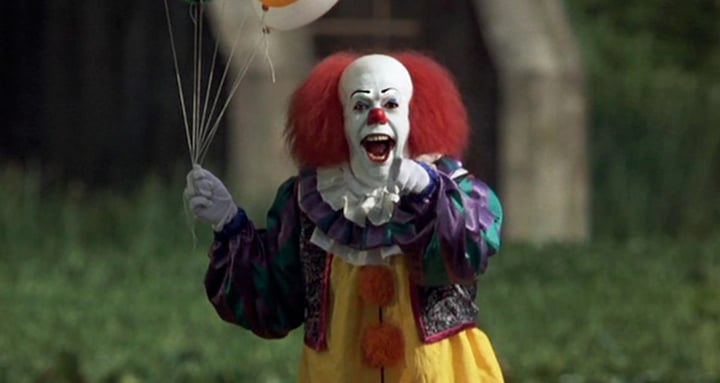 Inolvidable. Los críticos elogiaron la actuación de Tim Curry como Pennywise.