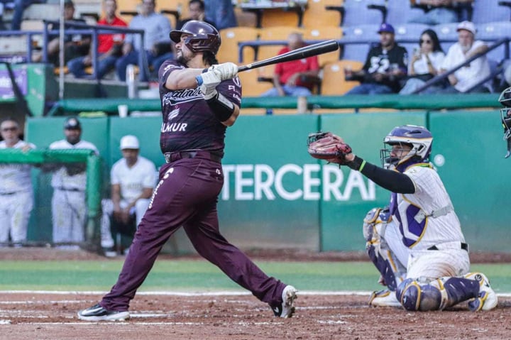 Dentro de las notas positivas para los Guindas en la dolorosa derrota, el cátcher José Félix debutó como Guinda y pegó jonrón.