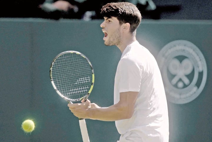 El tenista español estará en la lucha por conquistar su tercer campeonato consecutivo en el césped del All England Club de Londres.