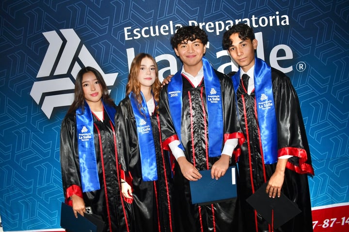 María Jimena, Paulina José Ángel y David.