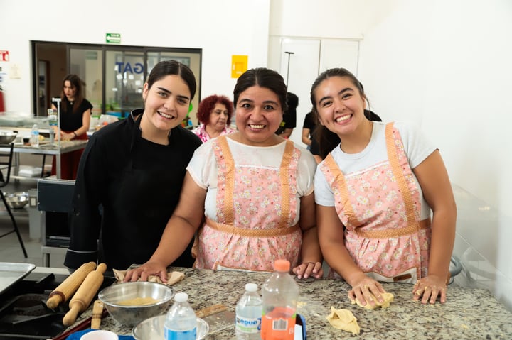 Silvia Picot, Marlene Padilla y Mariah Huizar.