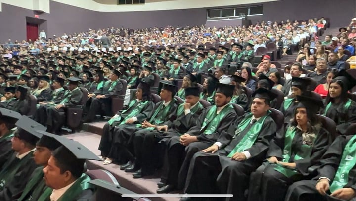 UTRCC gradúa 312 profesionistas listos para el sector productivo