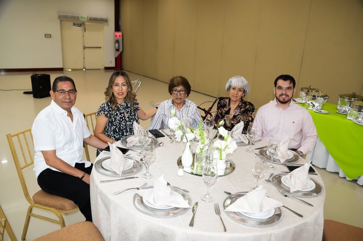 Carlos Rangel, Liliana Delgado, Socorro Orona, Mary García y Carlos Valdez.