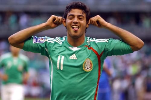 FIFA colocó a Carlos Vela entre los candidatos a brillar en el Mundial Sud-áfrica 2010 y ser considerado el Mejor Jugador Joven del torneo. (Notimex)
