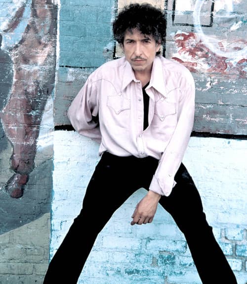 El cantante Bob Dylan dijo que tipos como Obama llegan con buenas intenciones, pero terminan derrotados.