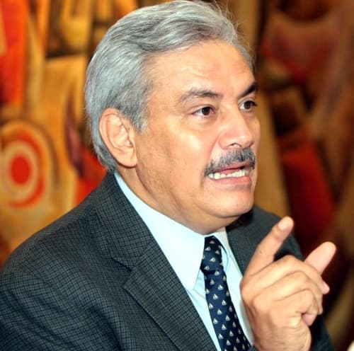 El presidente de la Comisión de Agricultura y Ganadería en el Senado, Alberto Cárdenas Jiménez del Partido Acción Nacional (PAN), confirmó que en diciembre de 2009, el Senado rechazó la iniciativa de tres legisladores priístas, con la cual se buscaba mejorar el funcionamiento de Procampo.