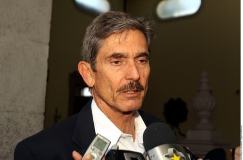 Exigen justicia. Rafael Rangel Sostmann, rector del ITESM, pidió un marco regulatorio para el Ejército y que se esclarezca la muerte de dos estudiantes.