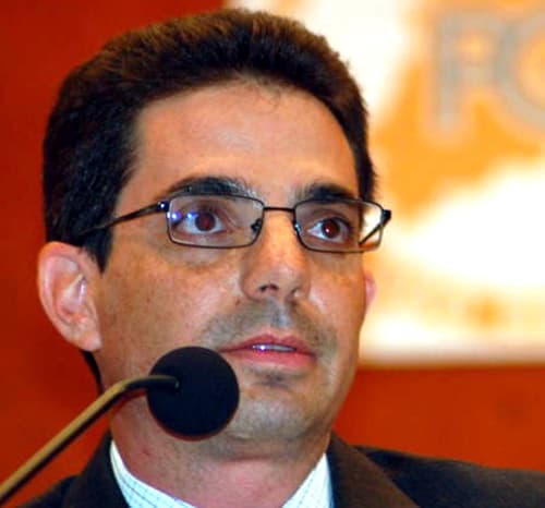 El PRD en el Estado de México advirtió que pedirá la comparecencia del procurador de Justicia mexiquense, Alberto Bazbaz, para aclarar las inconsistencias que se han presentado en la investigación de la muerte de Paulette Gebara Farah.