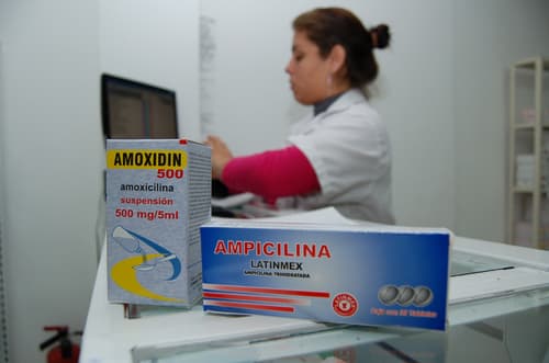 Propuesta. La venta de antibióticos en las farmacias se realiza sin receta médica.