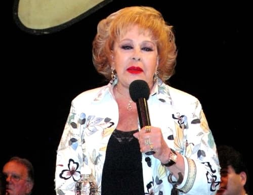 La actriz y nueva secretaria general de la Asociación Nacional de Actores (ANDA), Silvia Pinal, lamentó la muerte de Carmelita González, quien falleció hoy víctima de una enfermedad pulmonar.